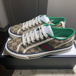 Authentic Gucci 1977 Tennis Sneaker size 40